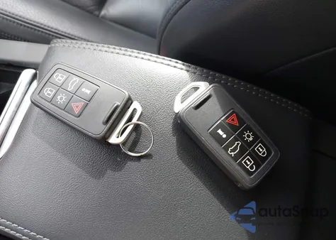 2014 Volvo Xc60 T6 R-Design Platinum from USA, damaged, VIN YV4902DZ7E2557900